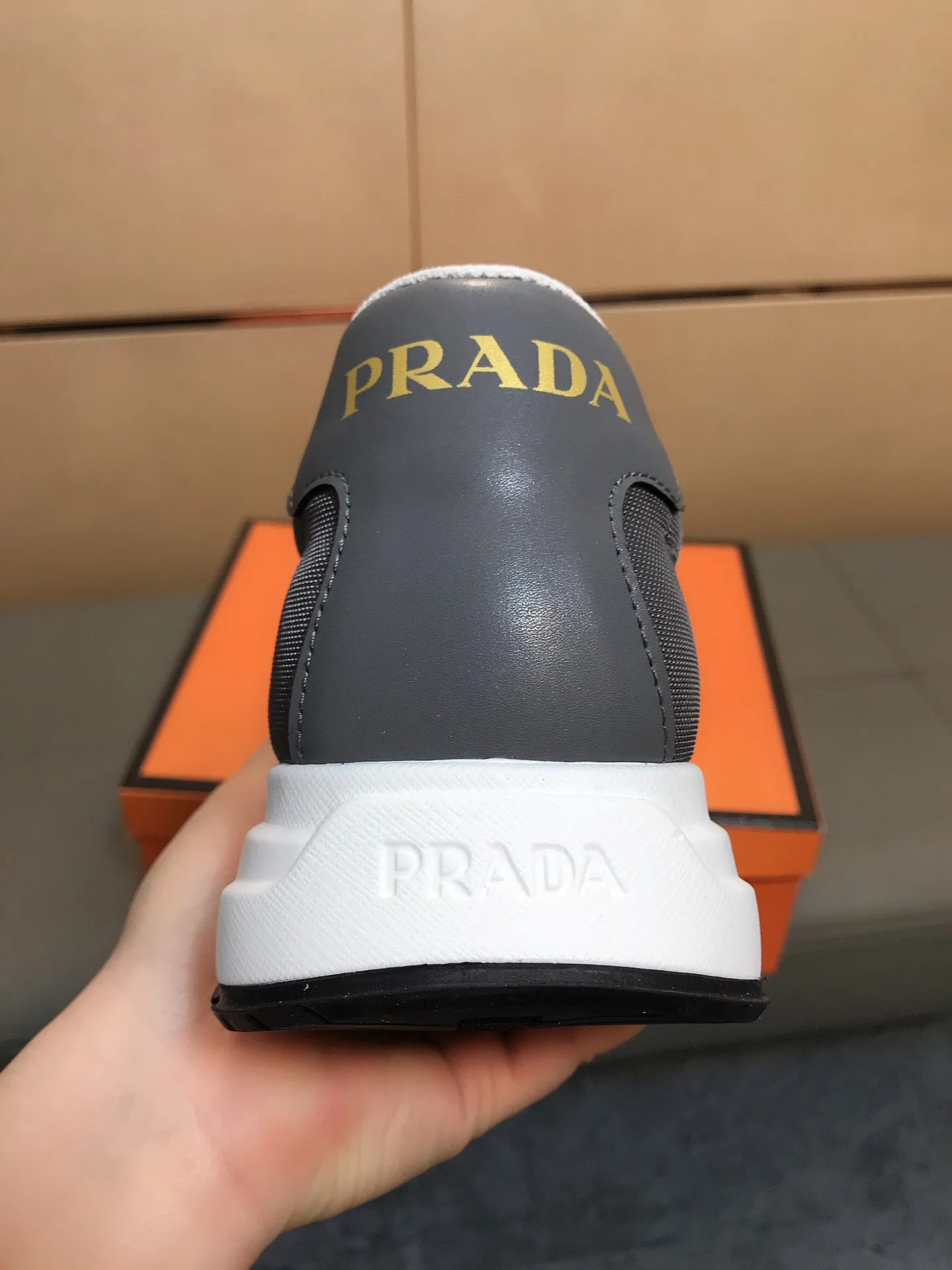 Ex-factory price 400 💎💎🆕Prada's latest casual and fashionable men's shoes👟hot style💥simple and elegant style, exclusive for trendy men. Unique latest brand elements👑, fashionable and generous, imported cowhide leather splicing breathable fabrics, comfortable lining + sheepskin feet, super comfortable and wear-resistant outsole, classic model taken in kind, code number: 38-44